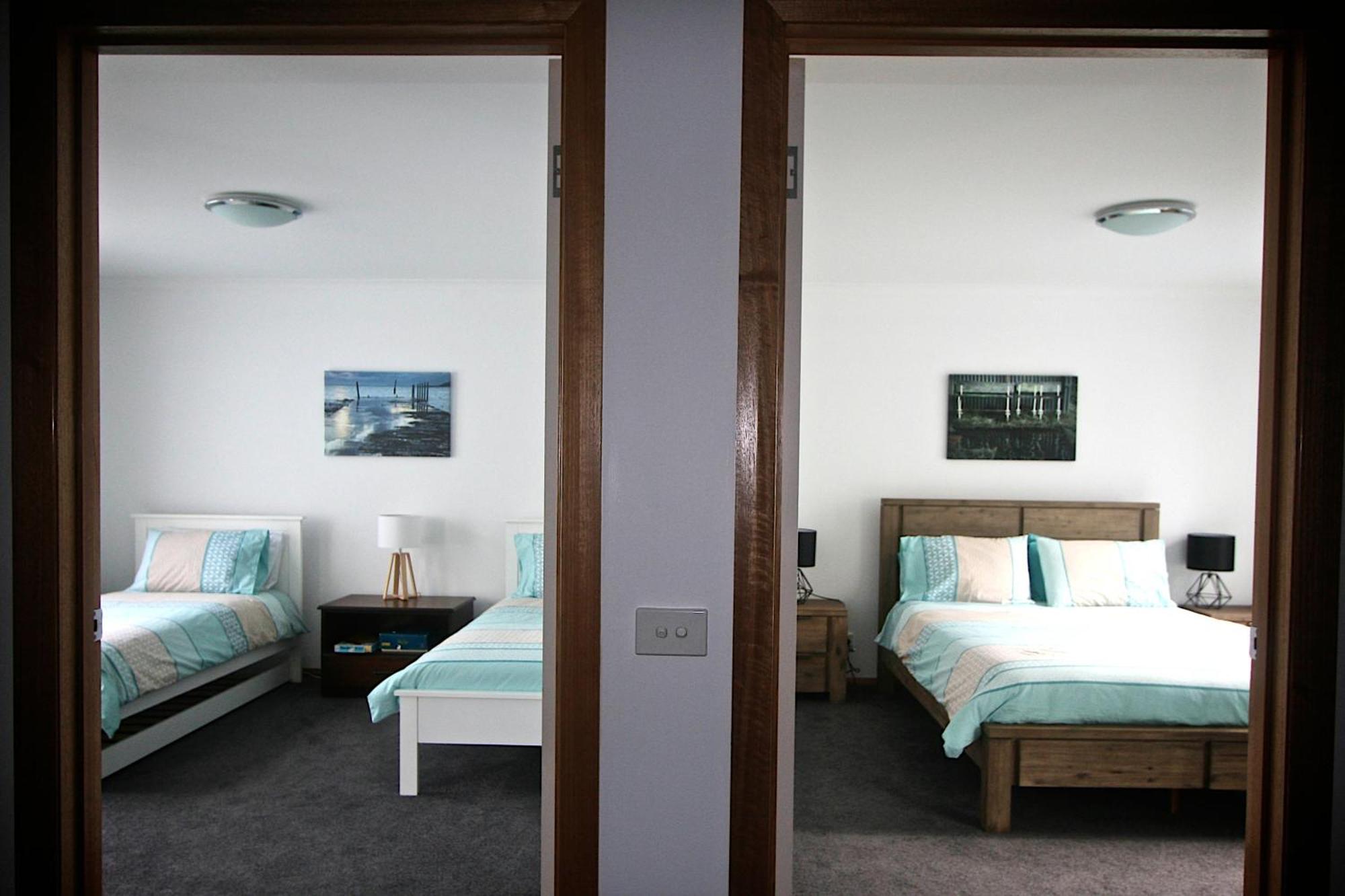 Penguin Beachfront Apartments Zimmer foto